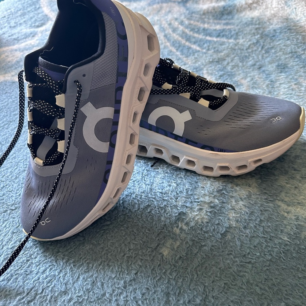 ON Cloudmonster Women’s Athletic Shoes, Size 8.5, Mist/Blueberry color